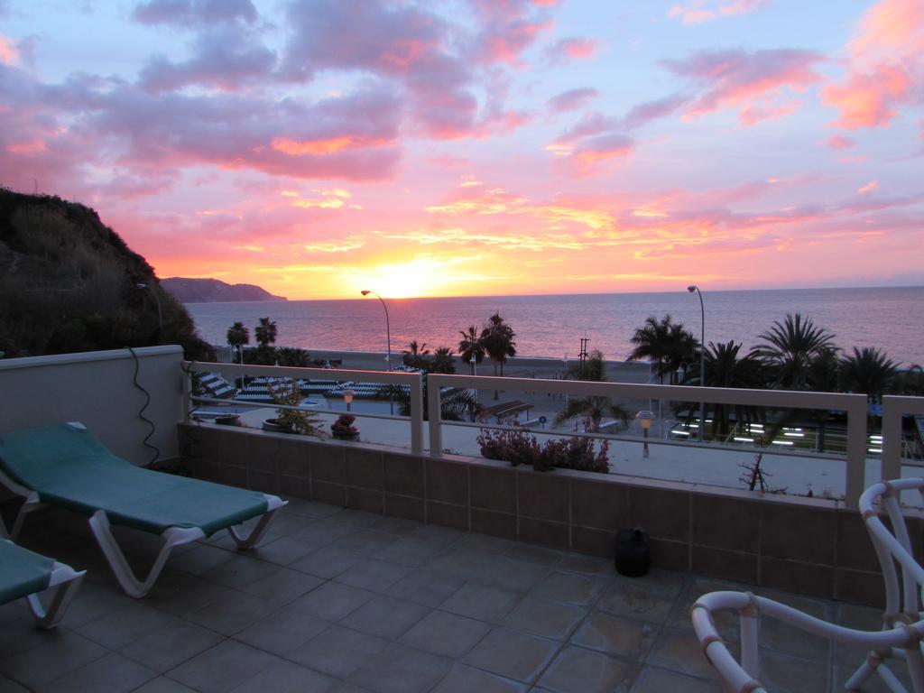 Home4Holidays Nerja Szoba fotó